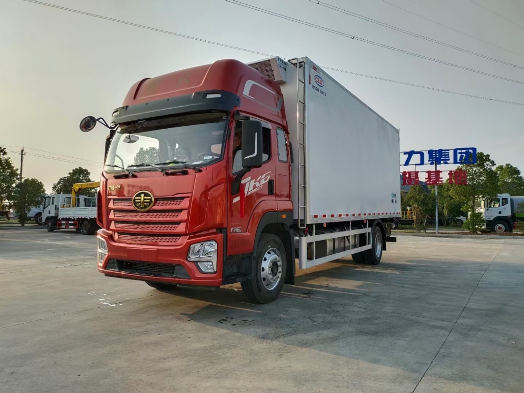 （6.8米）解放JK6自動檔冷藏車價格